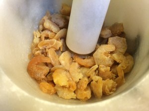 Pounding dried shrimp